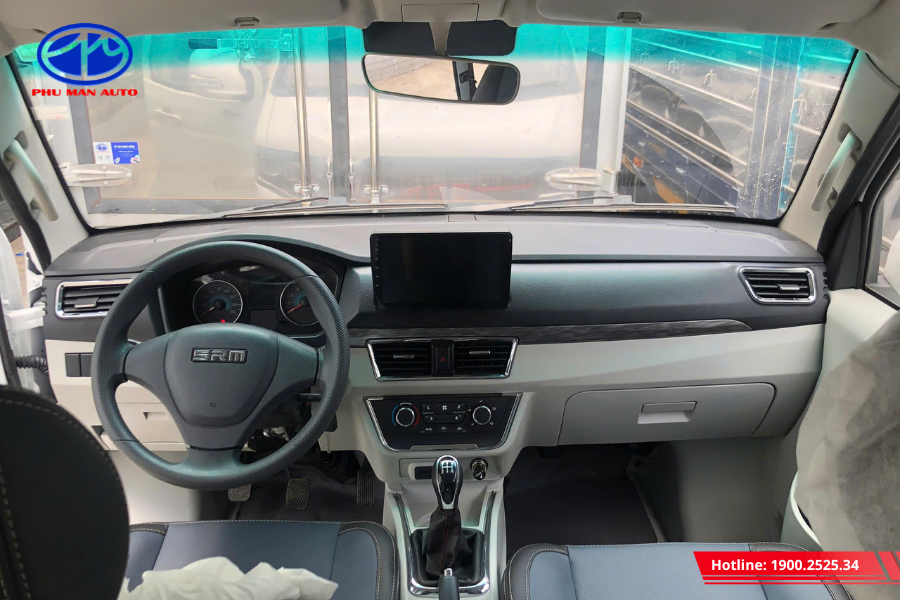 Xe SRM X30L 5 chỗ trang bị đầy đủ tiện ích giải trí