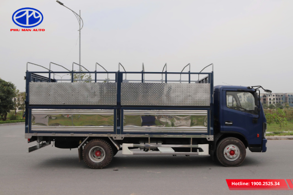 Thùng xe được thiết kế rộng rãi chở được đa dạng hàng hóa