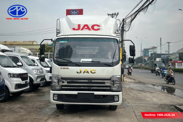 Ngoại thất cứng cáp đậm chất xe tải thế hệ mới