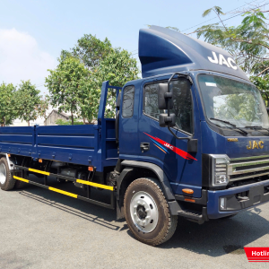 Ngoại thất xe được thiết kế hiện đại, chắc chắn