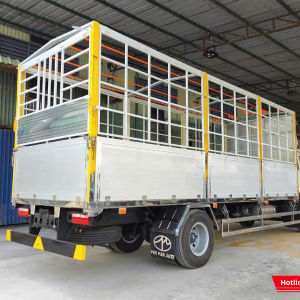 Thiết kế thùng mui bạt chắc chắn, khung xương cứng cáp