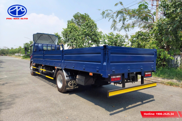 Thùng lửng rộng rãi, bốc dỡ hàng hóa nhanh chóng