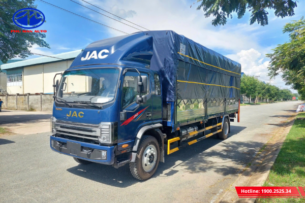 Xe có ngoại thất hiện đại, mạnh mẽ, tăng tính động lực học