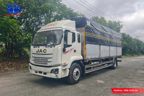 Ngoại thất xe tải JAC DAWOS mạnh mẽ, chắc chắn