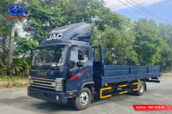 Xe có ngoại thất hiện đại, thực dụng, phù hợp với nhu cầu kinh doanh