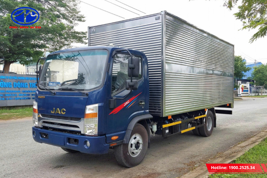 Xe nổi bật với ngoại thất hiện đại, gọn gàng cùng thiết kế hài hòa
