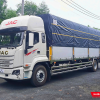 Ngoại thất xe mạnh mẽ hiện đại cũng cabin cao rộng rãi