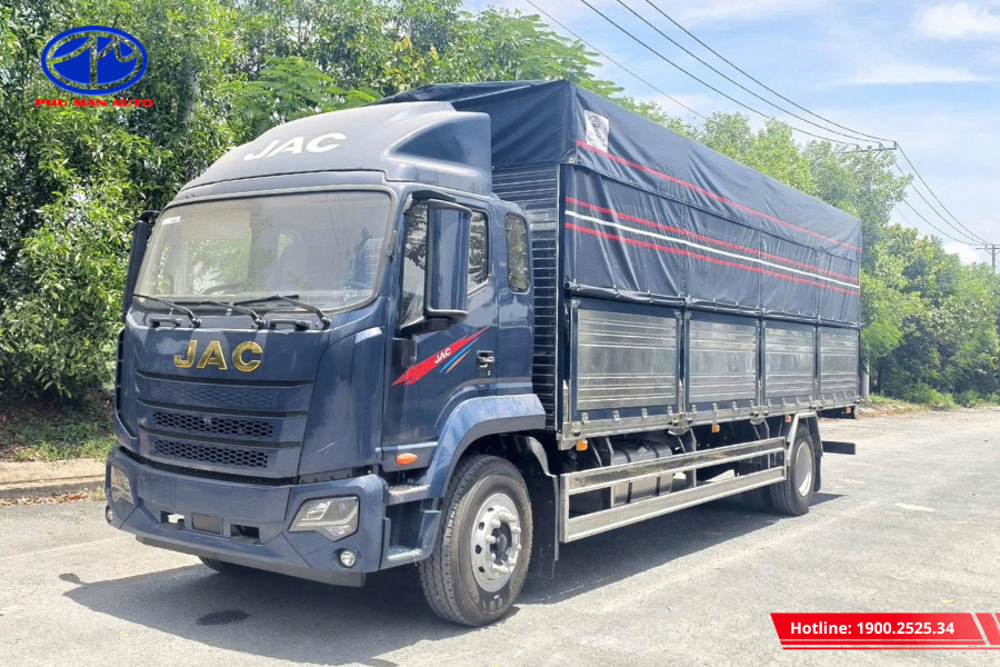 Ngoại thất xe mạnh mẽ, bền bỉ, chở được khối hàng hóa lớn